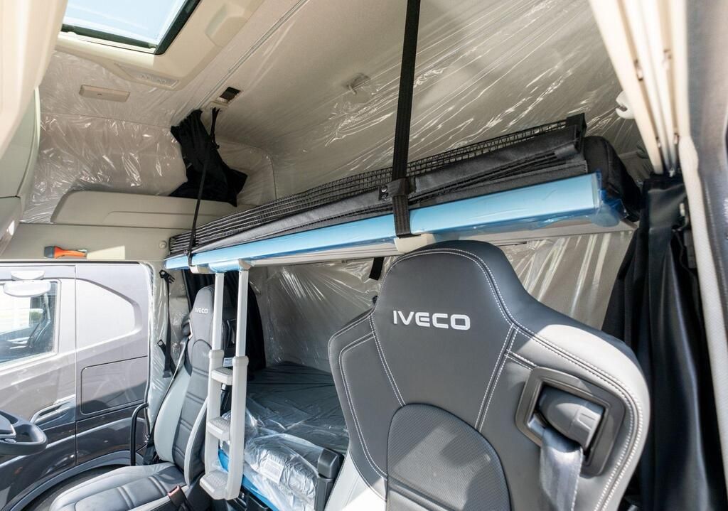 IVECO S-Way 580 6x2 Tractor Unit – AS High Roof Sleeper